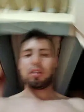 migueqisn online show from February 6, 2026, 4:39 am