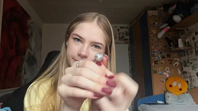 JesicaMortensen online show from November 28, 2025, 8:17 am