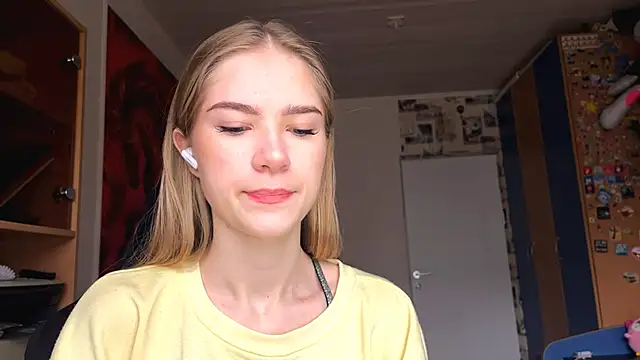 JesicaMortensen online show from December 3, 2025, 8:12 am