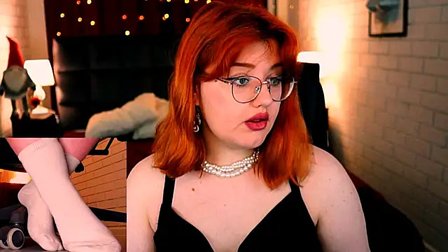 StaceyJensen online show from May 11, 2026, 1:28 pm