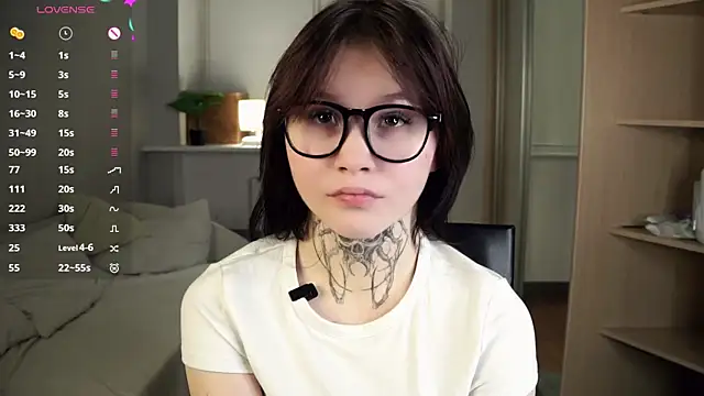 CaroleMyers online show from December 21, 2025, 8:38 pm