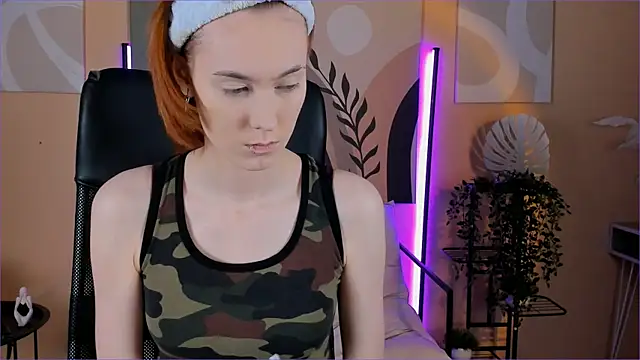 SierraHarper online show from December 16, 2025, 4:23 pm