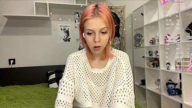 FairyLuna online show from February 8, 2026, 1:36 pm