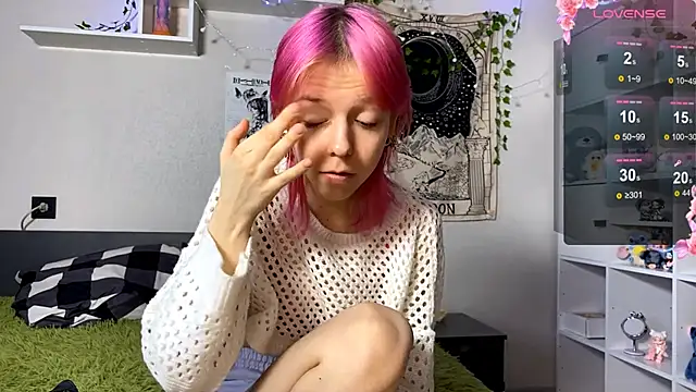 FairyLuna online show from March 12, 2026, 9:04 am