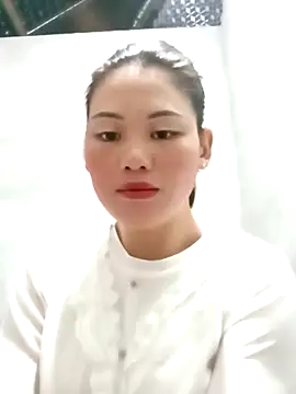 lynae-0 online show from December 4, 2025, 8:34 am