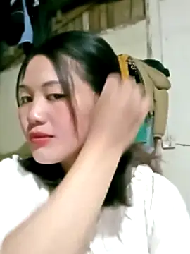 lynae-0 online show from December 14, 2025, 1:27 pm