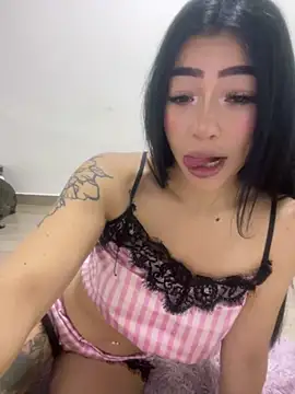 DAKOTA SAKURA online show from August 4, 2026, 1:14 pm