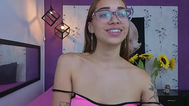 Antonella mc online show from May 6, 2026, 12:43 pm