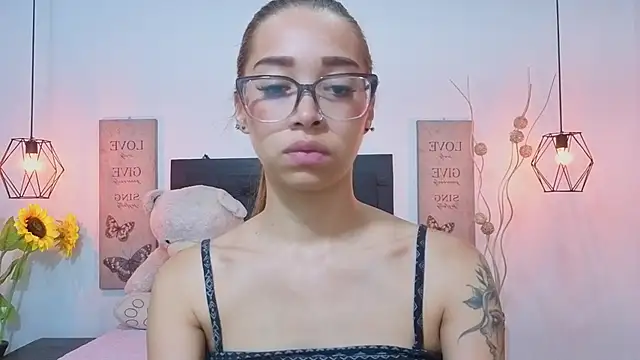 Antonella mc online show from June 19, 2026, 12:20 pm