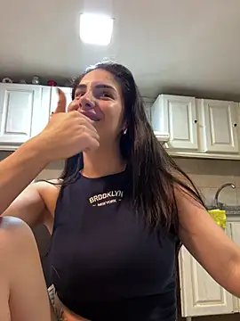 Snapshot of Magui21 chatting on April 3, 2026, 5:38 am Magui21 online show from April 3, 2026, 5:38 am