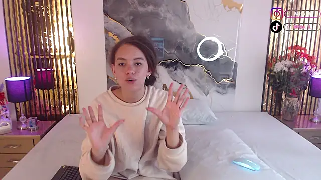 Snapshot of MiticaBrennet_ chatting on March 13, 2026, 3:07 pm MiticaBrennet online show from March 13, 2026, 3:07 pm