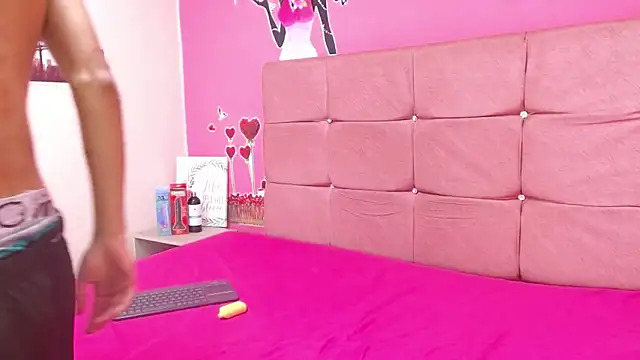 maverickhotson303av online show from December 4, 2025, 4:55 am