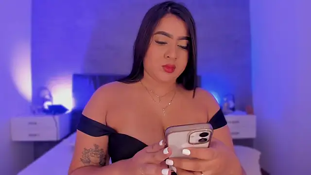 alejandrarojas  online show from January 19, 2026, 1:15 pm