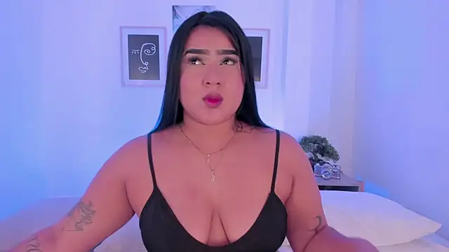 alejandrarojas  online show from April 30, 2026, 1:06 pm