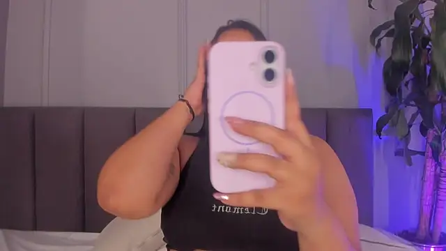 Snapshot of alejandrarojas_ chatting on June 17, 2026, 1:01 pm alejandrarojas online show from June 17, 2026, 1:01 pm