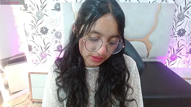 rosee tay1 online show from February 1, 2026, 4:00 am