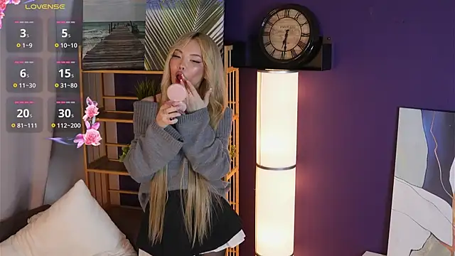 DeliciaKingdom online show from December 16, 2025, 3:44 am