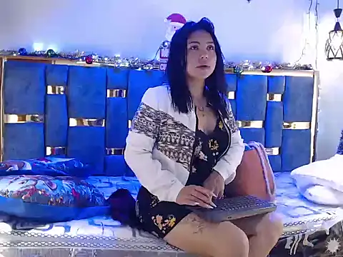 Snapshot of SHIZUKA_WET chatting on December 5, 2025, 8:49 pm SHIZUKA WET online show from December 5, 2025, 8:49 pm