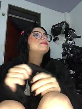 Miharu  online show from December 4, 2025, 9:56 pm