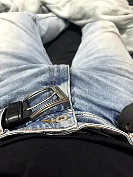 Daisuke 01 online show from December 2, 2025, 6:08 am