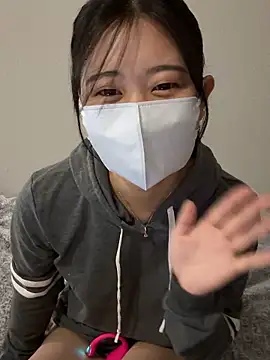 Minagi Shizuku online show from December 22, 2025, 4:04 pm