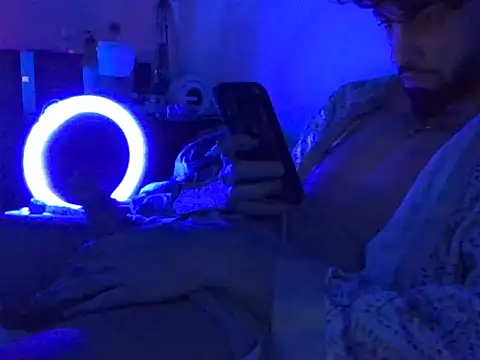 Snapshot of Karrrpeleeee chatting on February 4, 2026, 7:09 pm Karrrpeleeee online show from February 4, 2026, 7:09 pm