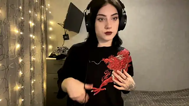 Meowluly online show from January 11, 2026, 9:42 pm