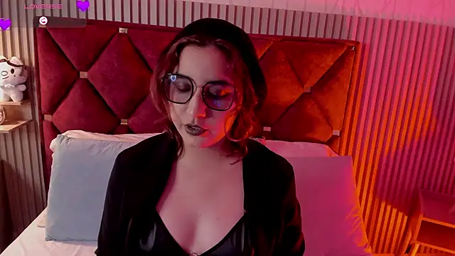 Kiri Velvet online show from April 23, 2026, 8:22 pm