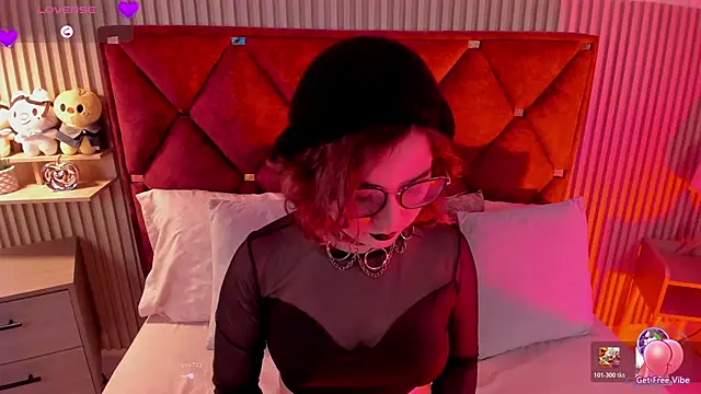 Kiri Velvet online show from April 28, 2026, 8:25 pm
