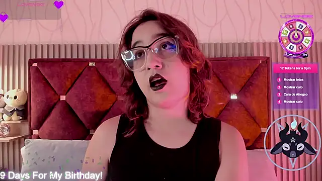 Kiri Velvet online show from May 4, 2026, 8:05 pm