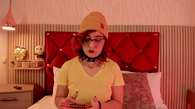 Kiri Velvet online show from May 20, 2026, 8:26 pm