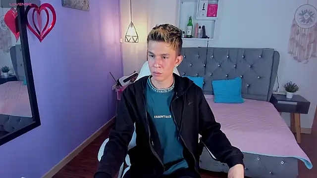 Juaan Diick online show from March 4, 2026, 4:57 pm