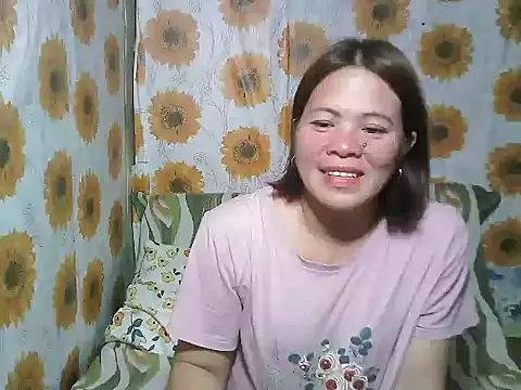 Smilinglovely online show from March 26, 2026, 10:43 am