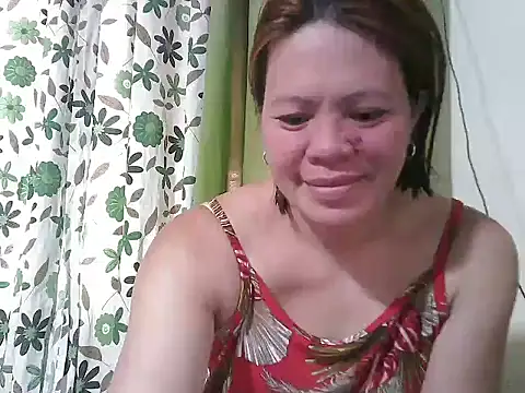 Smilinglovely online show from June 22, 2026, 5:04 am