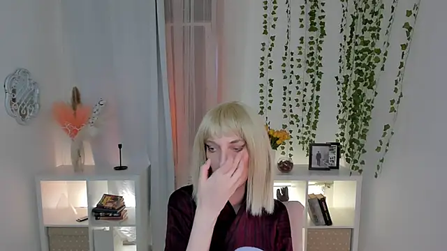 ViktoriaClark online show from February 3, 2026, 11:15 am