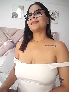 Scarlet-Noir25 online show from December 13, 2025, 10:59 pm