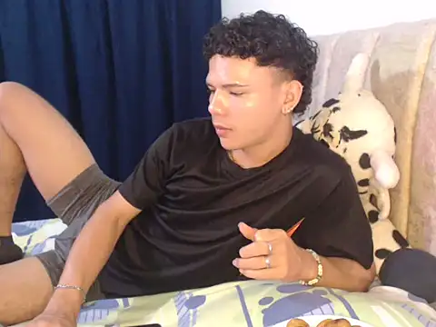 secret justin7 online show from December 20, 2025, 3:24 am