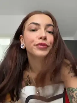 Snapshot of LianixLoverx chatting on February 28, 2026, 1:56 pm LianixLoverx online show from February 28, 2026, 1:56 pm