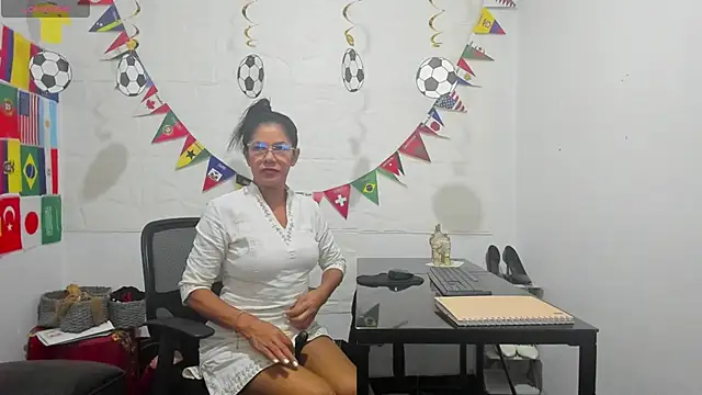 Miss clarepocahose online show from June 21, 2026, 1:19 am