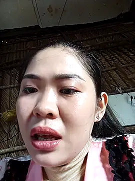 Lin-kute98 online show from May 3, 2026, 1:11 am