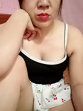 Snapshot of Lily-ross22 chatting on July 27, 2026, 5:31 pm Lily-ross22 online show from July 27, 2026, 5:31 pm