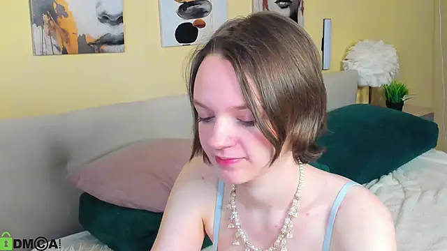 Olivia Riesz online show from May 5, 2026, 1:13 am