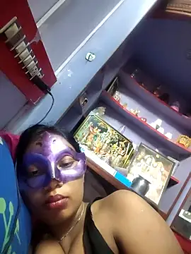 aarti03fb online show from June 22, 2026, 6:27 pm