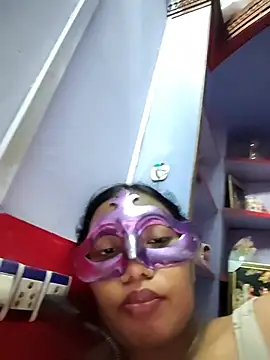 aarti03fb online show from June 24, 2026, 6:07 pm