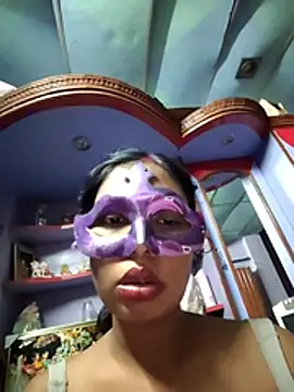 aarti03fb online show from June 25, 2026, 6:12 pm