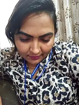 Tamil Smiley Queen online show from November 26, 2025, 5:47 pm