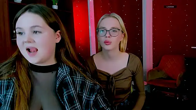 Snapshot of candy_flossie1 chatting on February 23, 2026, 7:44 pm candy flossie1 online show from February 23, 2026, 7:44 pm