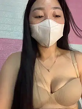 lana-kan online show from May 15, 2026, 3:35 am