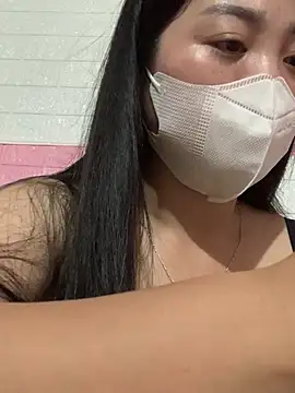 lana-kan online show from May 16, 2026, 2:38 pm