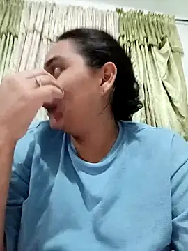 culona2417 online show from December 19, 2025, 6:42 am